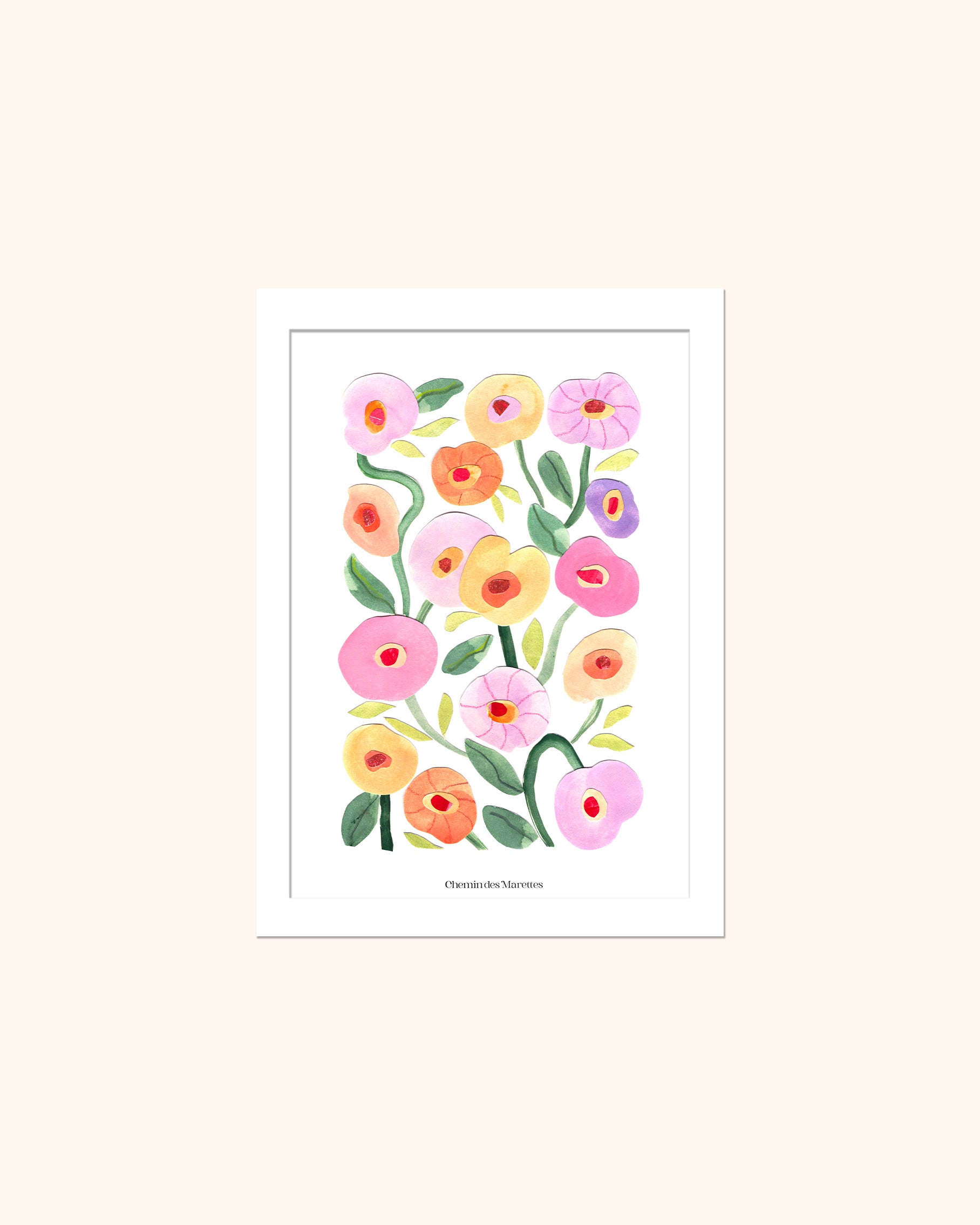 herbier original A4 nommé Poppy, collage de fleurs en papier en relief sur fond blanc, encadré dans un cadre en bois blanc, création Chemin des Marettes.