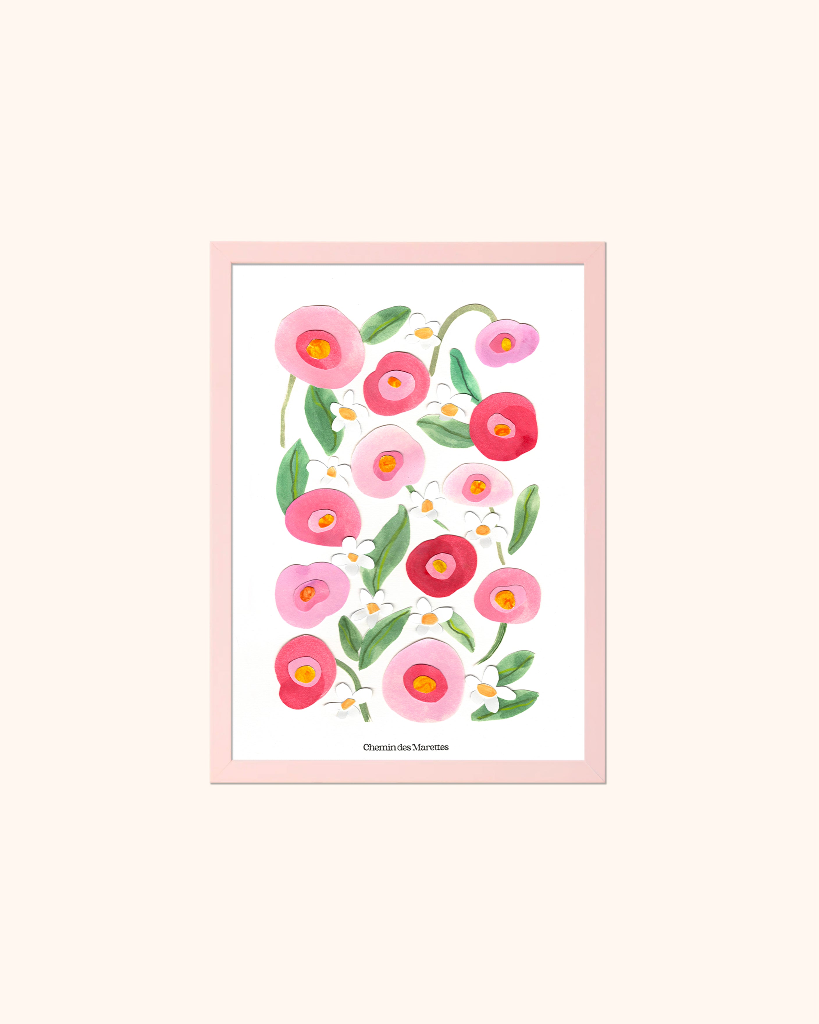herbier original A4 nommé Grenadine, collage de fleurs roses en papier en relief sur fond blanc, encadré dans un cadre en bois rose, création Chemin des Marettes.