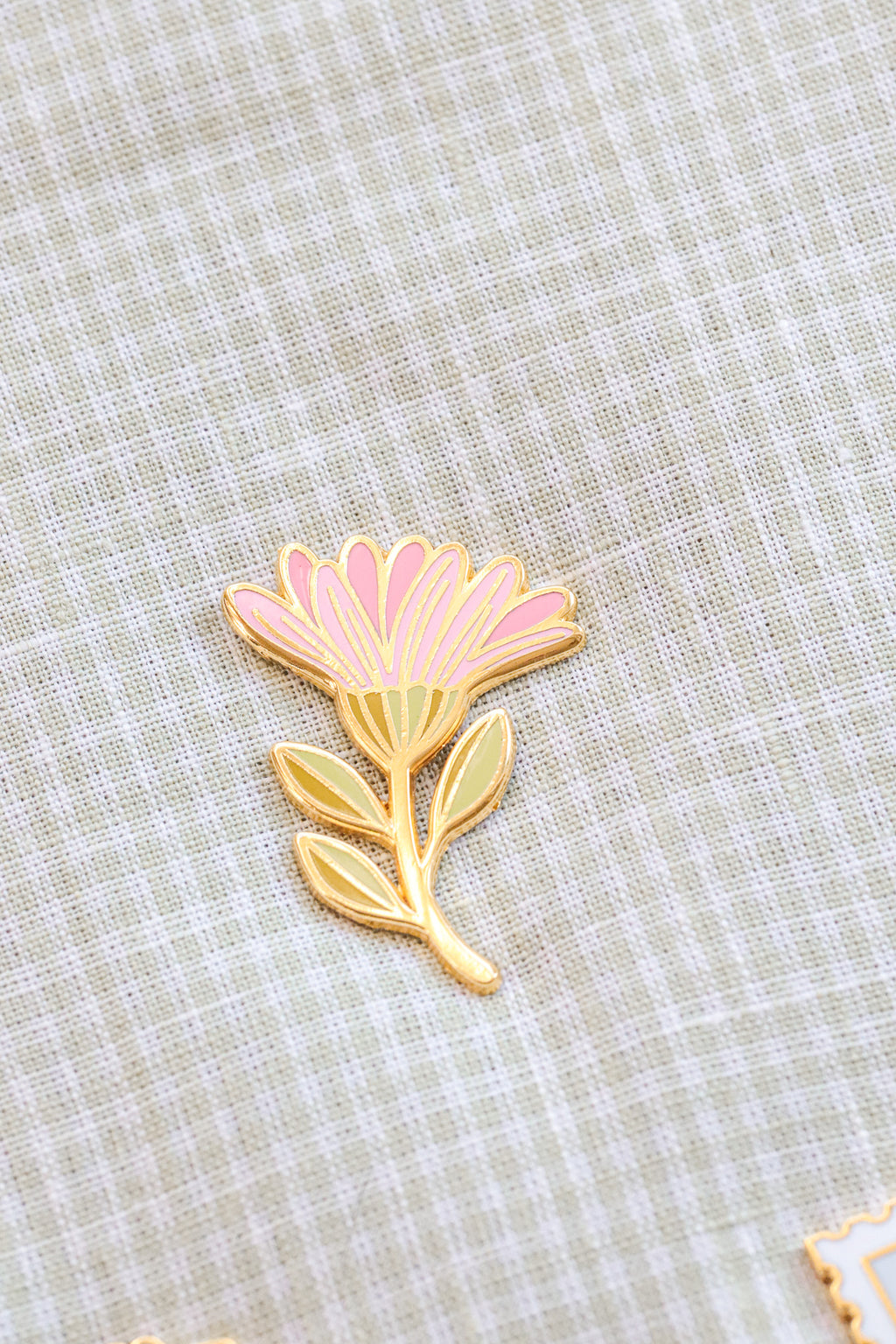 Pin's Marguerite rose