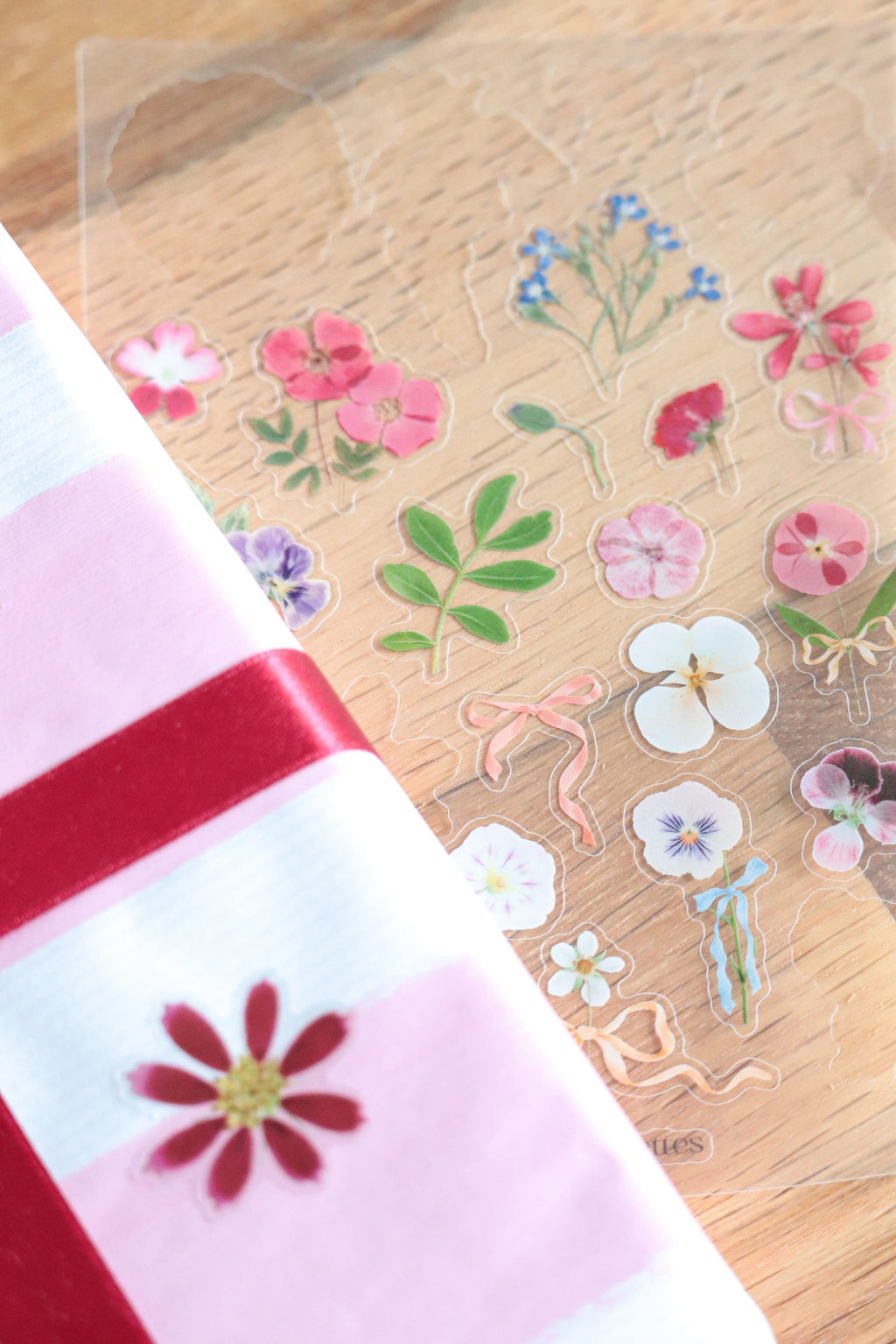 Lot Equinoxe - 2 planches de stickers